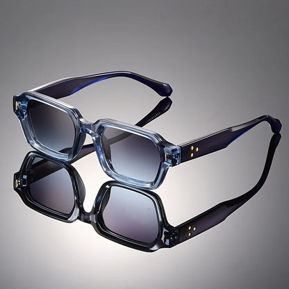 ⭐⭐⭐⭐⭐                                   frame decorative lenses, classic, durable and versatile for both men and women