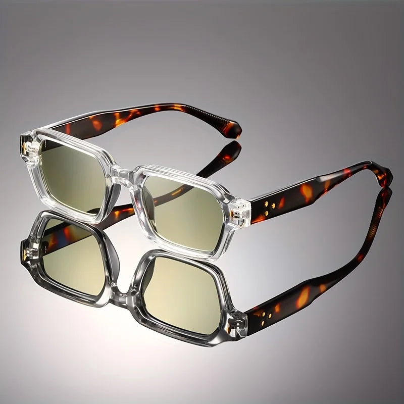 ⭐⭐⭐⭐⭐                                   frame decorative lenses, classic, durable and versatile for both men and women